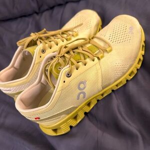 Super fun and cute ON sneakers
